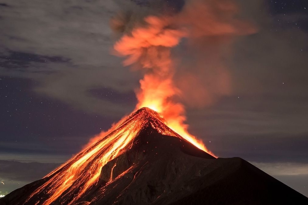 Dieu gi xay ra neu toan bo nui lua phun trao cung luc? hinh anh