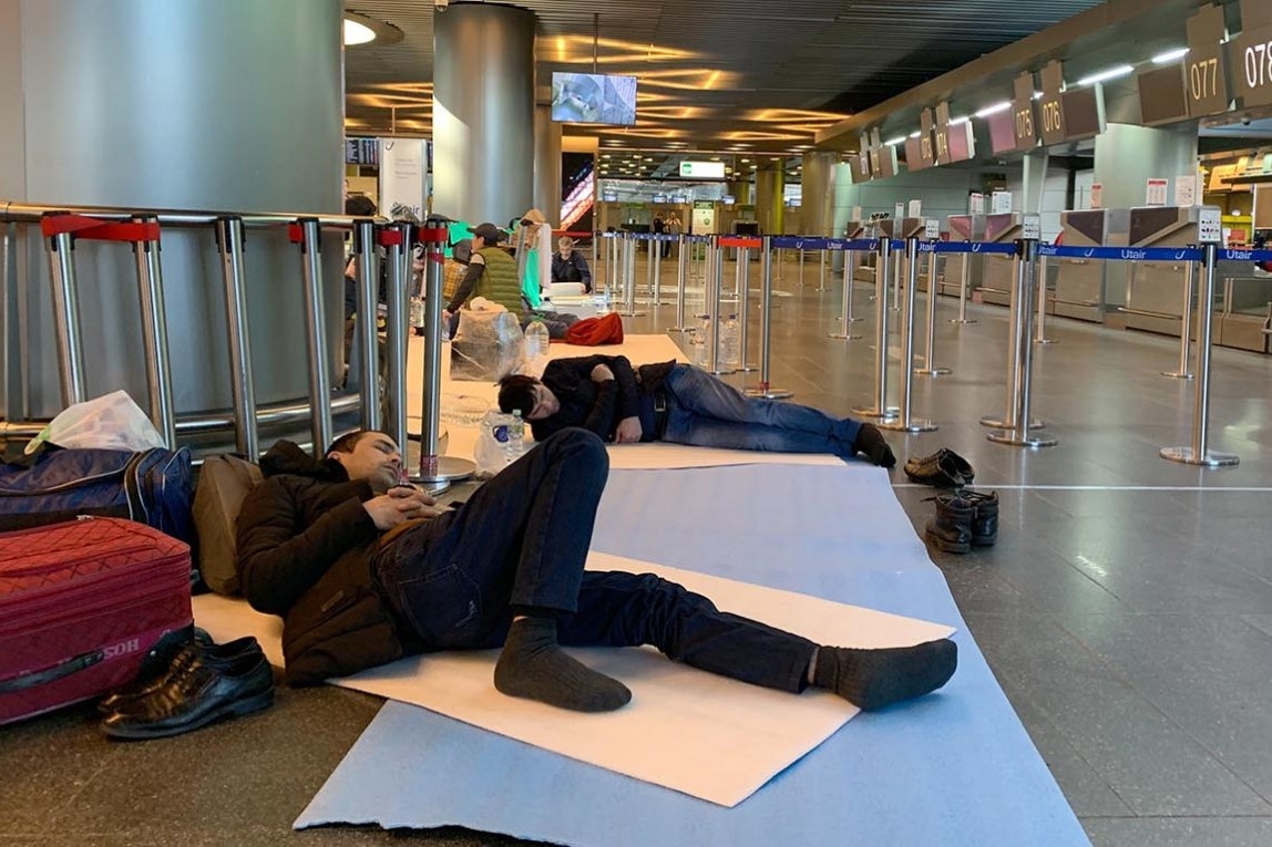 Hang nghin nguoi mac ket o san bay Moscow hinh anh