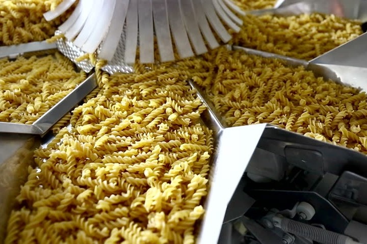 Italy san xuat 800 tan mi moi ngay hinh anh