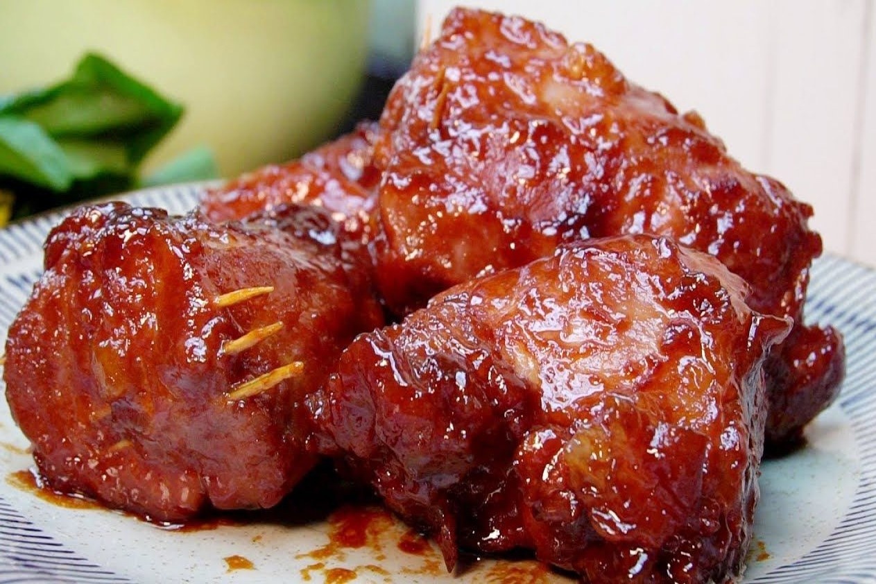 Cong thuc lam thit xa xiu bang noi com dien hinh anh