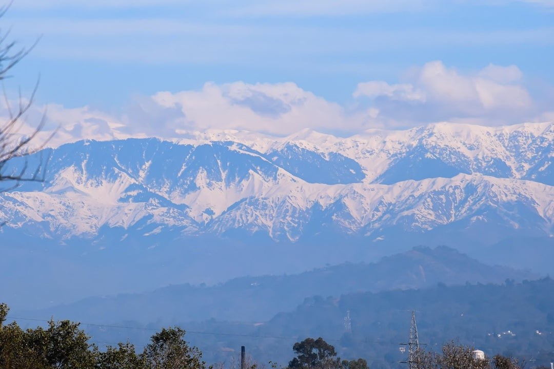 Day Himalaya lan dau tien duoc nhin thay sau 30 nam hinh anh