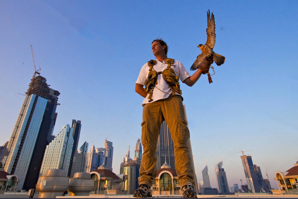 Nghe san bo cau tren noc nha o thien duong mua sam Dubai hinh anh