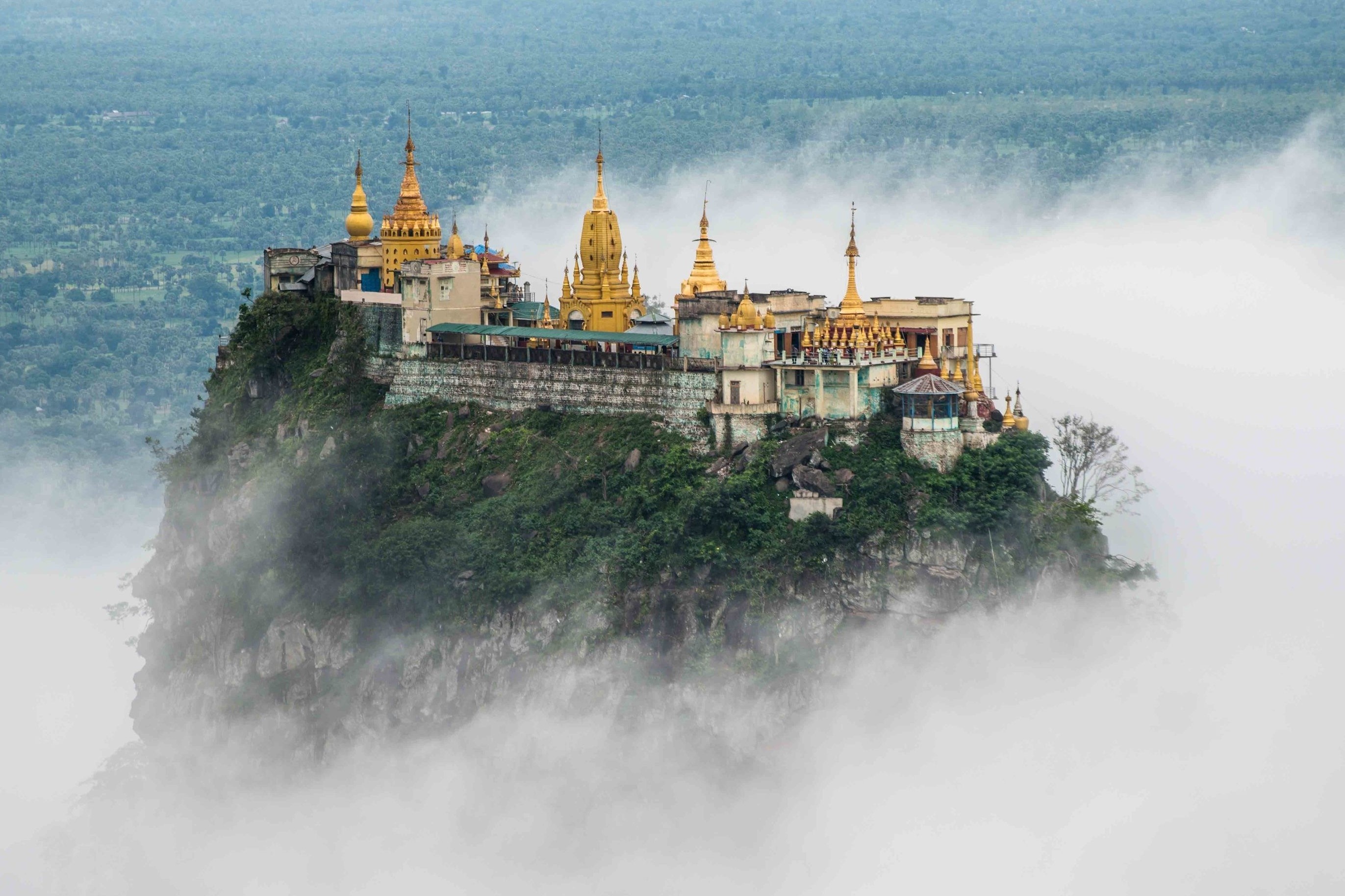 Leo 777 buoc de toi tu vien dat vang tren nui o Myanmar hinh anh