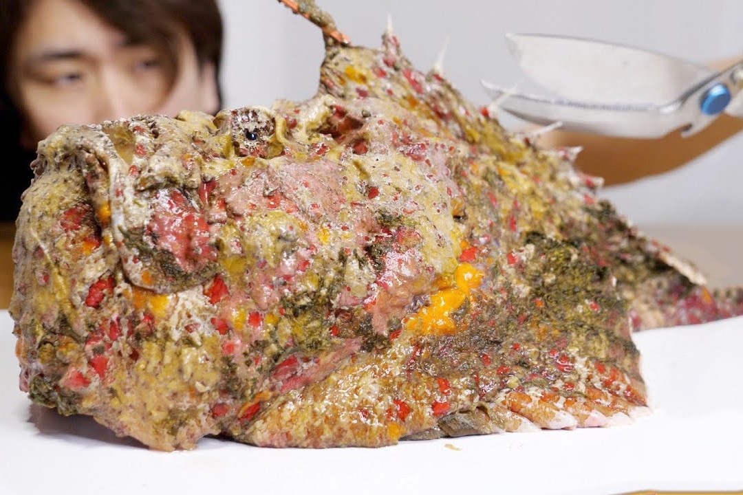 Nguoi Nhat so che ca mat quy doc nhat the gioi hinh anh