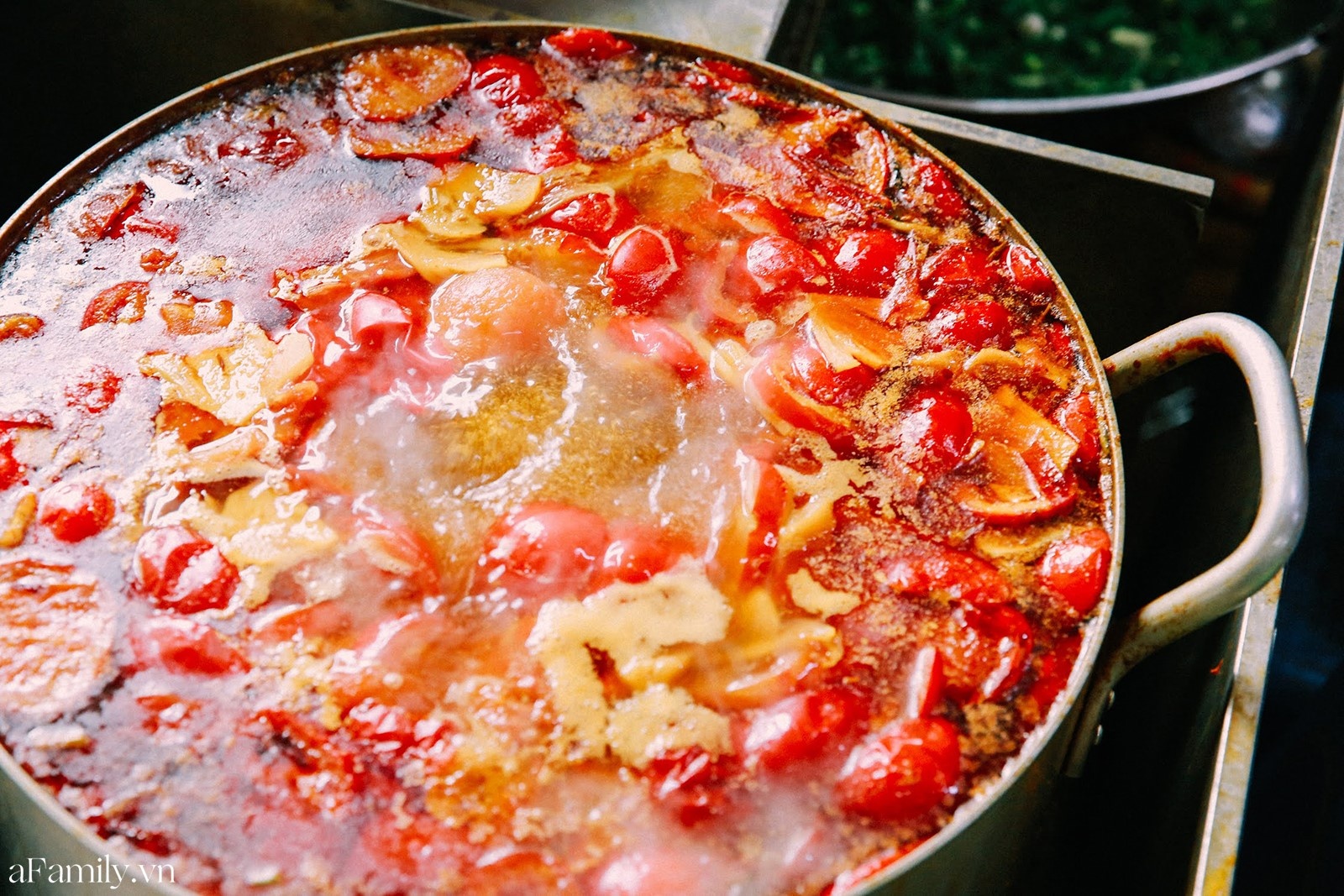 Tiem bun doc mung huong vi chuan xua o Ha Noi hinh anh