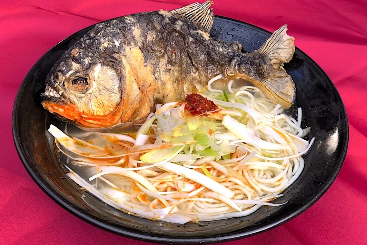 To mi ramen ca rang dao o Nhat Ban hinh anh