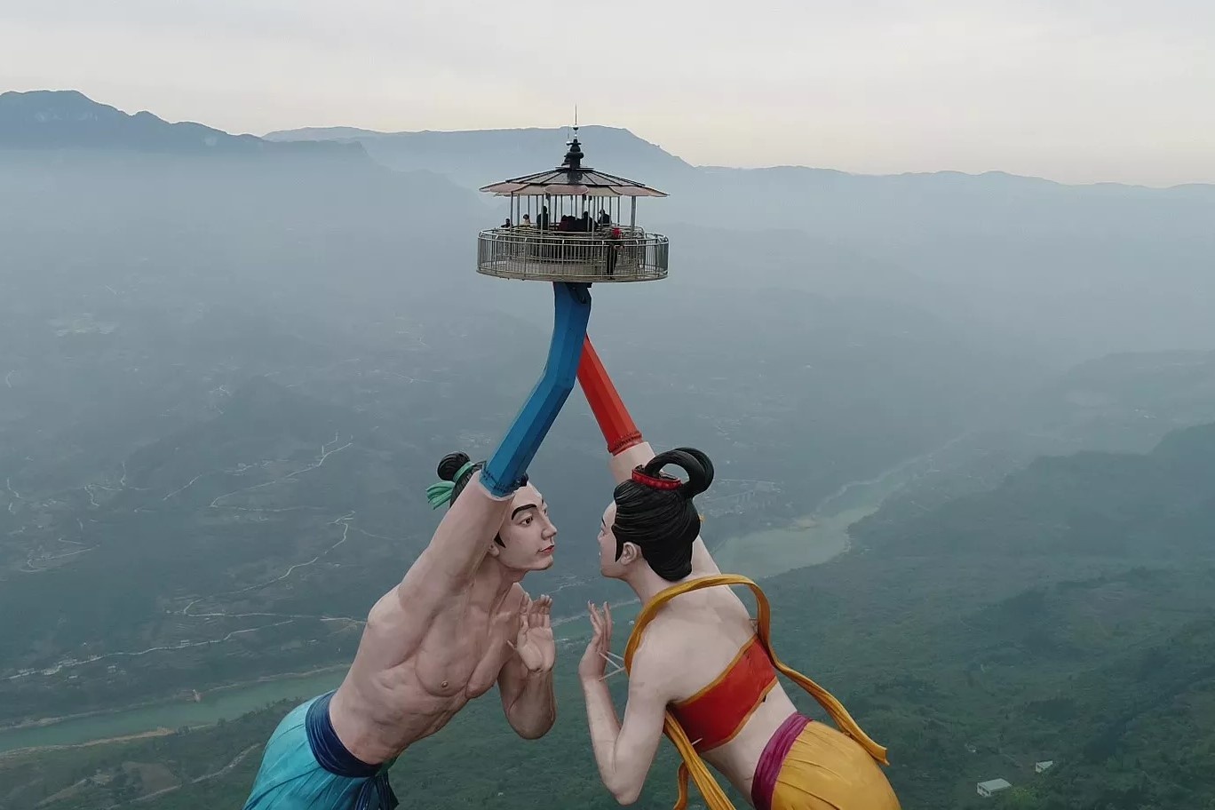 Cap tuong tinh nhan khong lo o Trung Quoc hinh anh