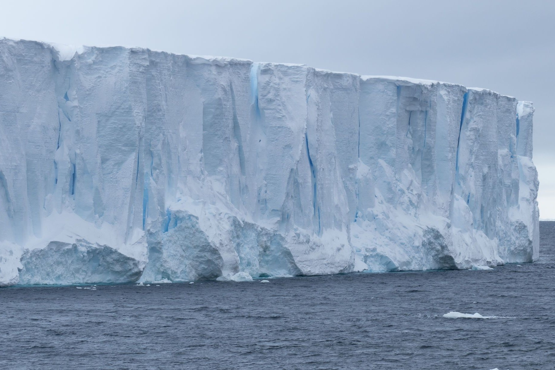 Tang bang troi lon nhat the gioi co nguy co va cham dat lien hinh anh