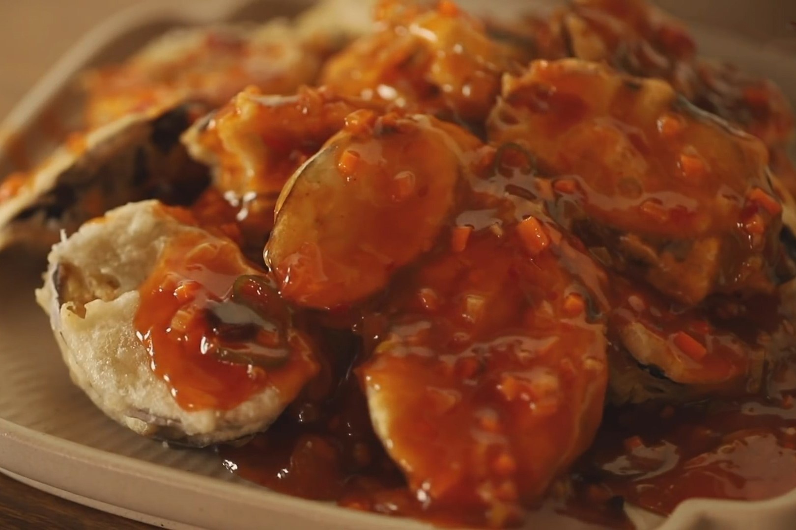 Cach lam ca tim nhoi thit sot chua cay hinh anh