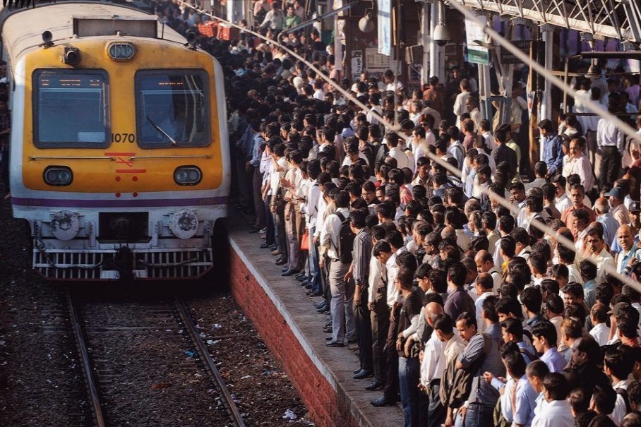 Ga tau phuc vu 8 trieu hanh khach moi ngay hoat dong tro lai hinh anh