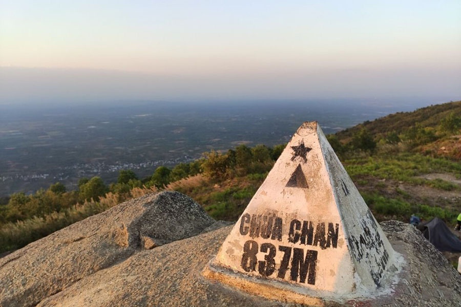 y nghia ten nui Chua Chan anh 4