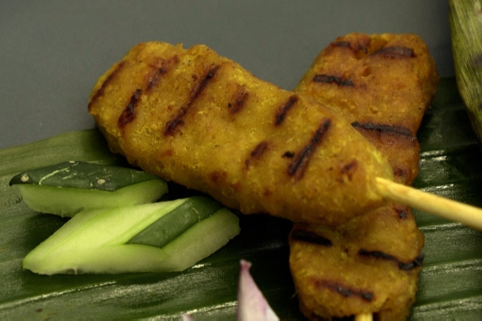 Thit ga xien nuong san xuat tu phong thi nghiem hinh anh