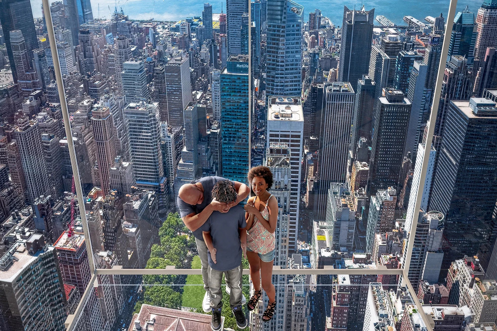 Thang may bang kinh cao 370 m o New York hinh anh