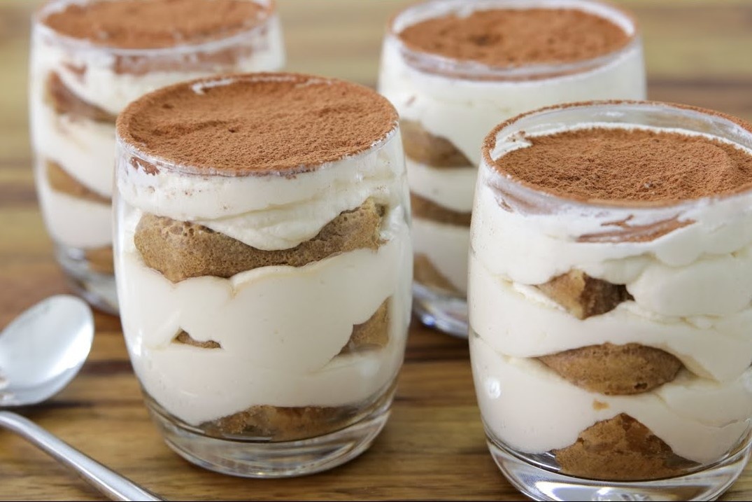 Meo lam banh tiramisu hap dan trong ly thuy tinh hinh anh