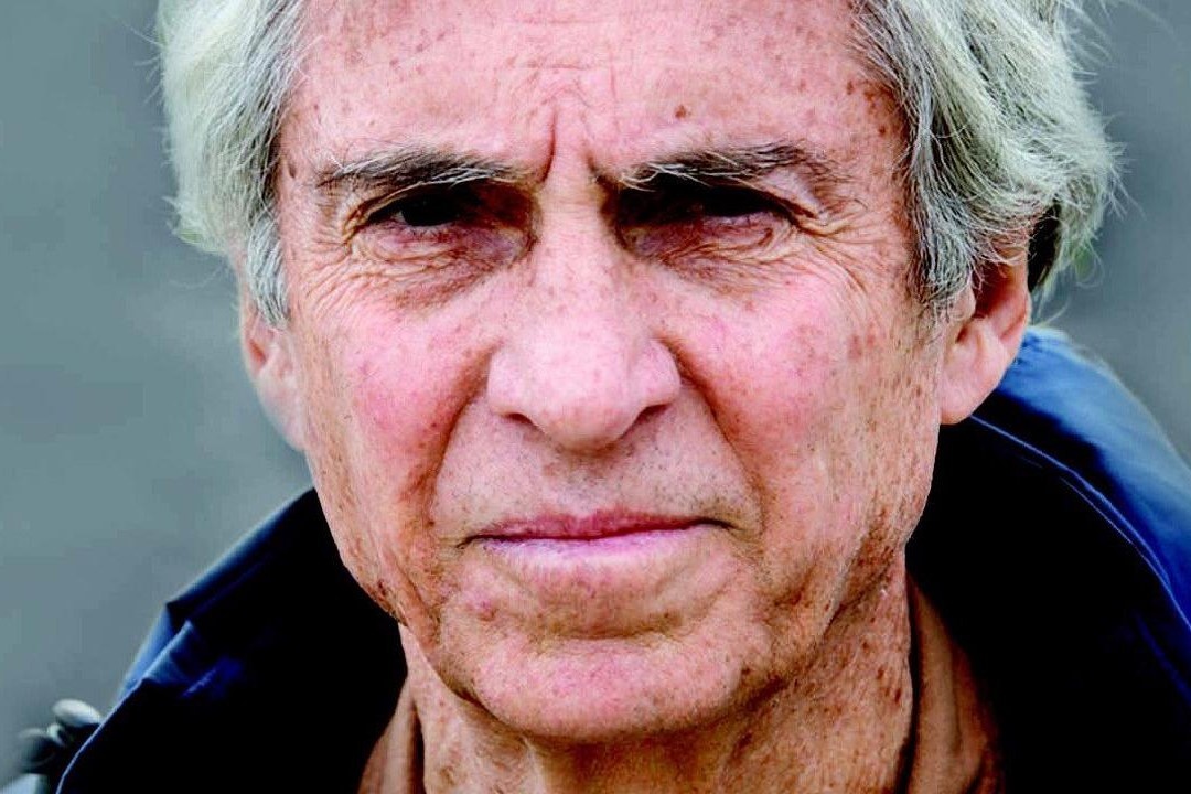 Cu ong 83 tuoi di qua moi quoc gia tren the gioi hinh anh