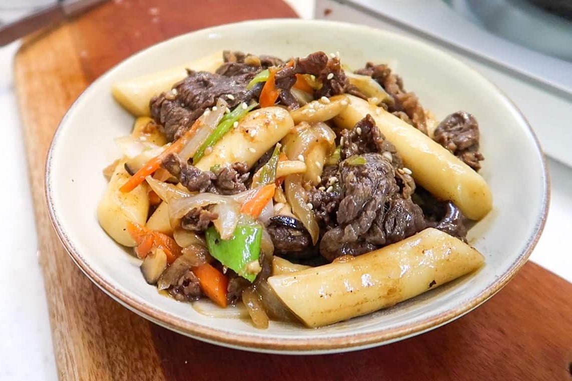 Cach lam thit bo xao banh gao moi la hinh anh