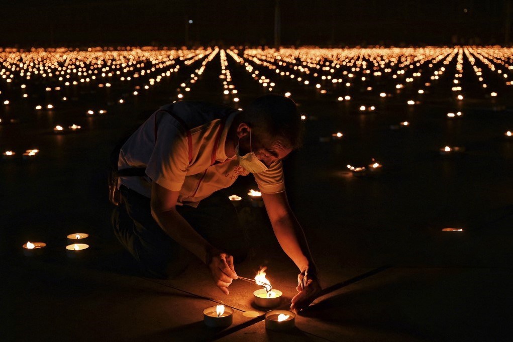 Ngoi chua o Thai Lan thap sang 350.000 ngon nen hinh anh