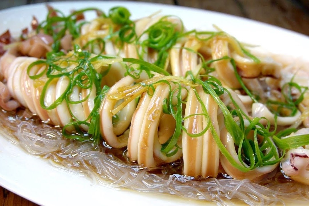 Meo lam muc hap mien khong bi tanh hinh anh