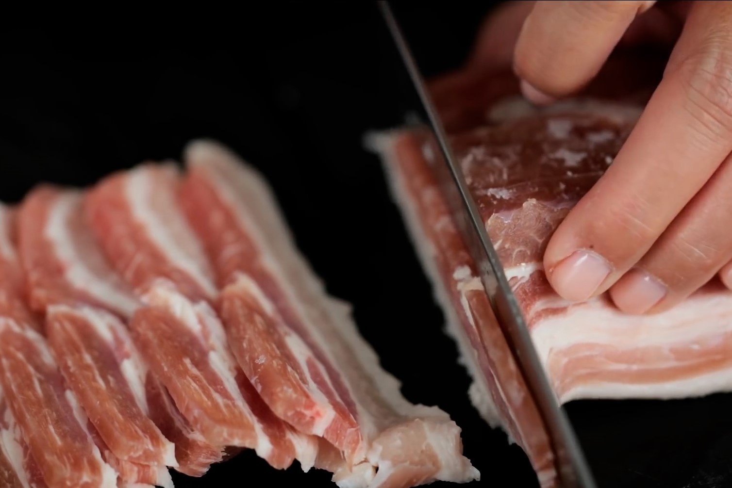 Meo thai thit bo, thit lon mong va dep hinh anh