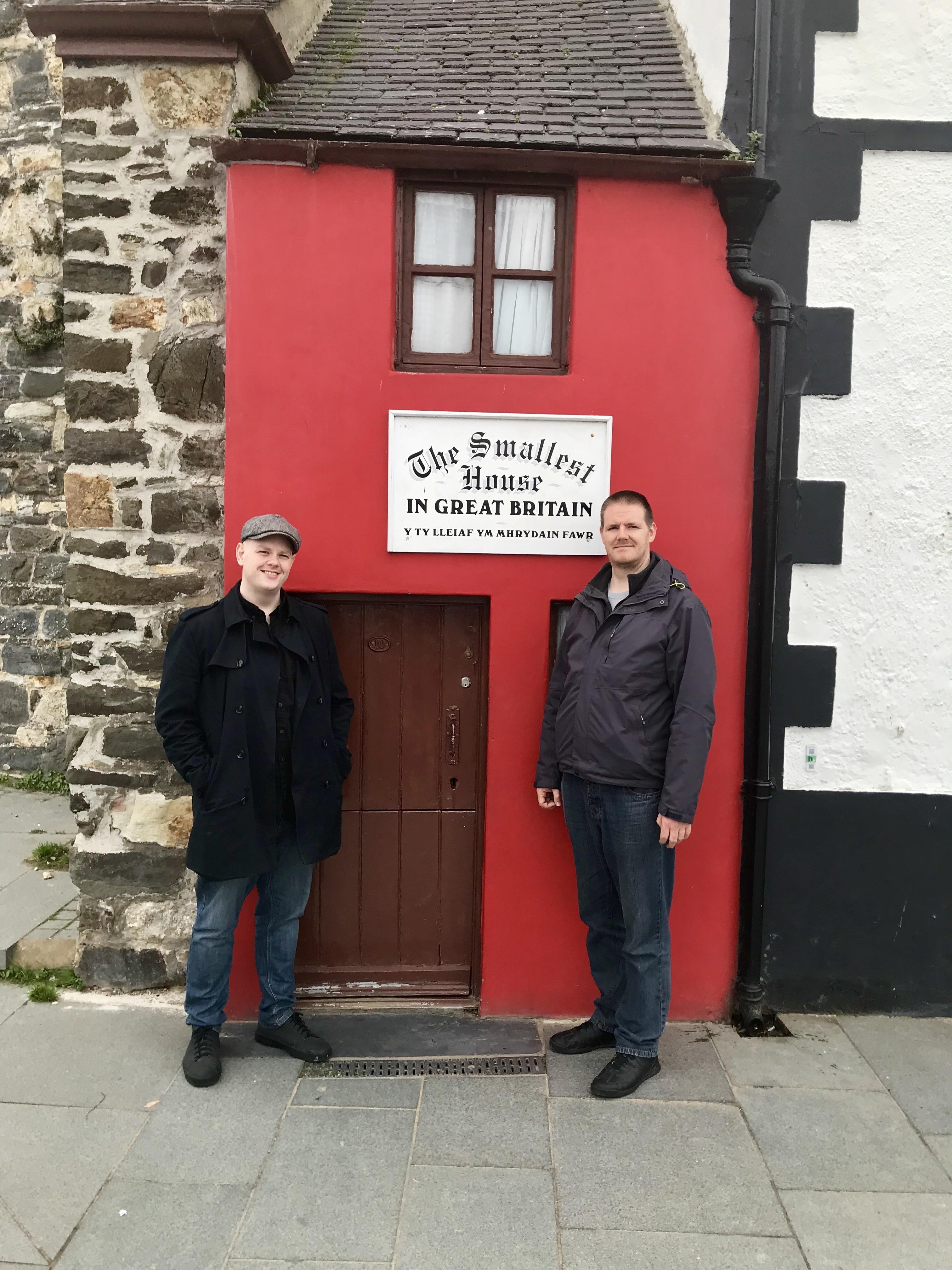 Ben trong ngoi nha dien tich 1, 5 m2 hut khach du lich anh 3