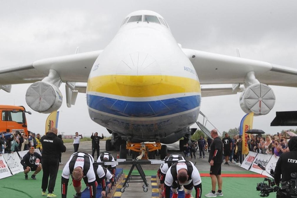 Ky luc keo may bay nang nhat the gioi o Ukraine hinh anh