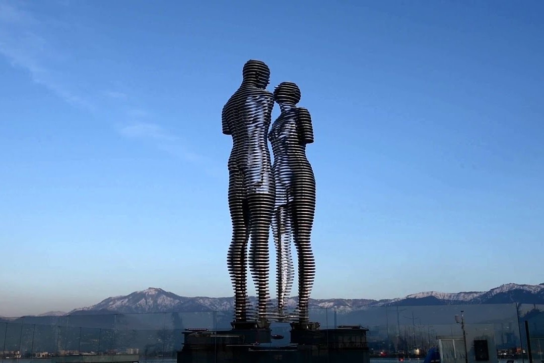 Tac pham dieu khac chuyen dong dang kinh ngac o Georgia hinh anh