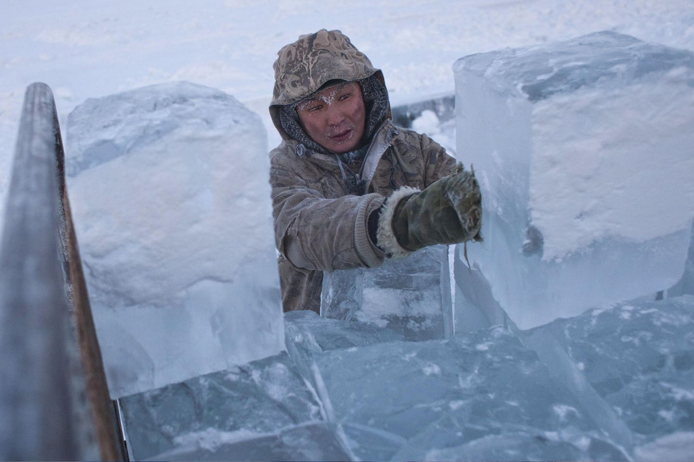 Cach khai thac nuoc uong o noi lanh nhat the gioi hinh anh