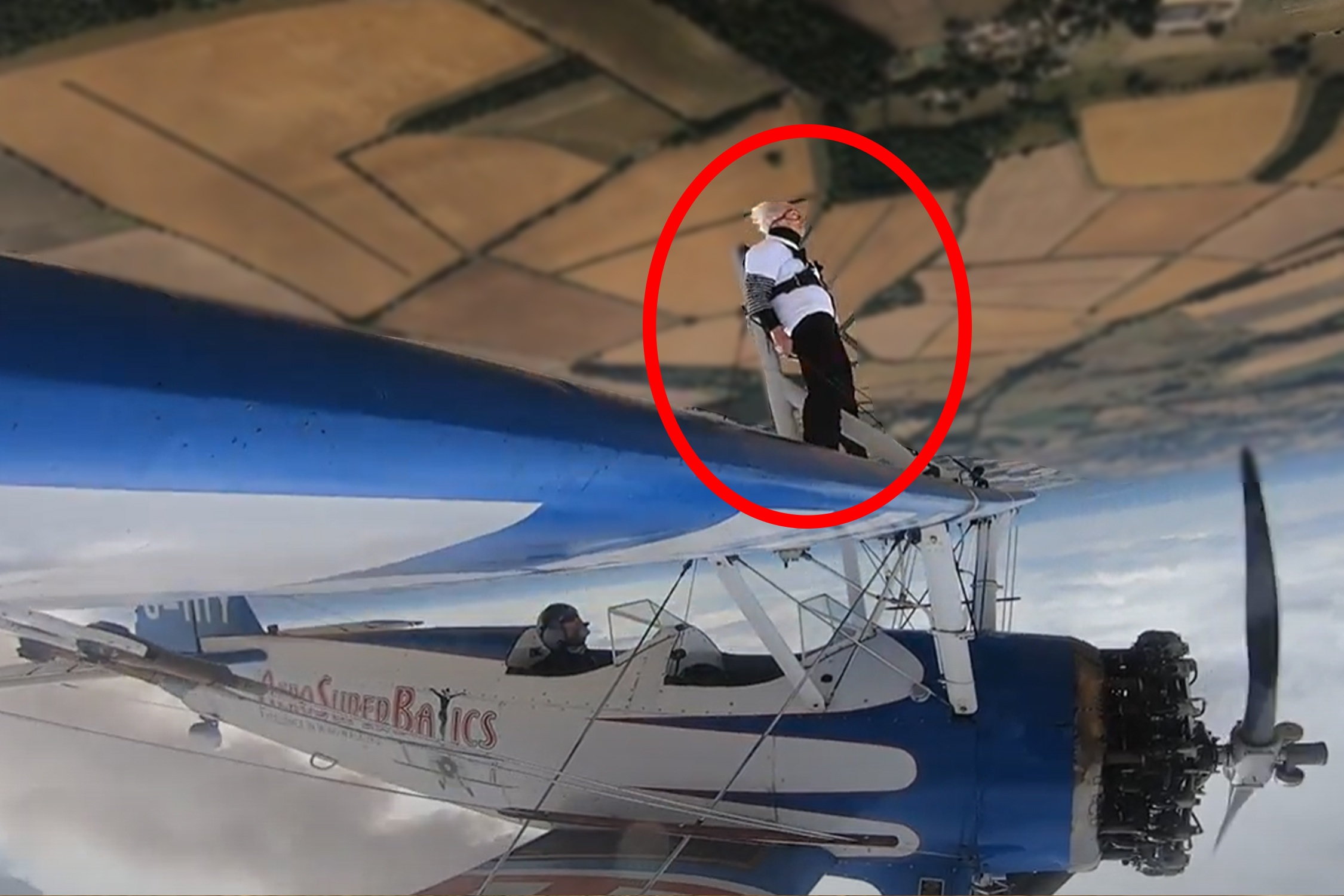 Cu 93 tuoi o Anh mao hiem dung tren may bay dang di chuyen hinh anh