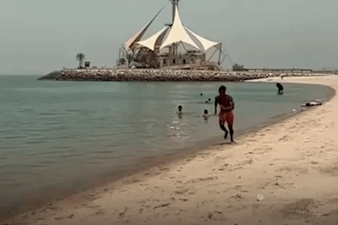 Chang trai so huu ky nang nhao lon dang kinh ngac hinh anh