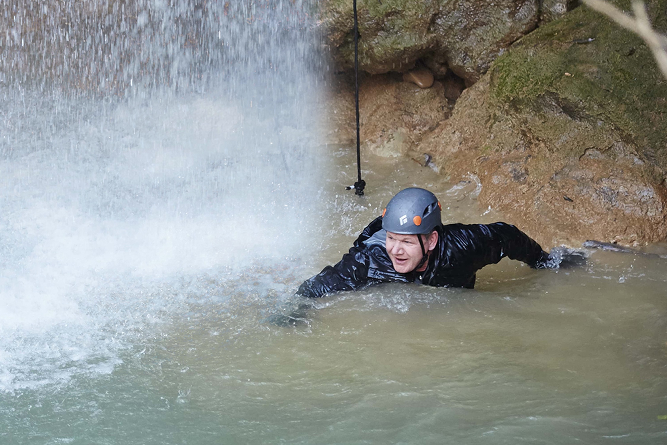 Gordon Ramsay leo thac san nam hiem hinh anh