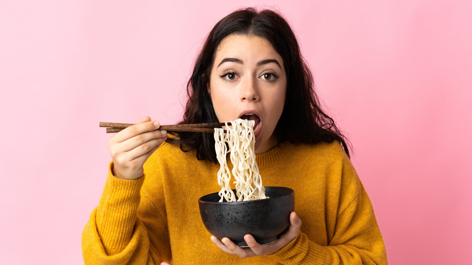 An mi tom hang ngay huy hoai nao, gay dot quy hinh anh