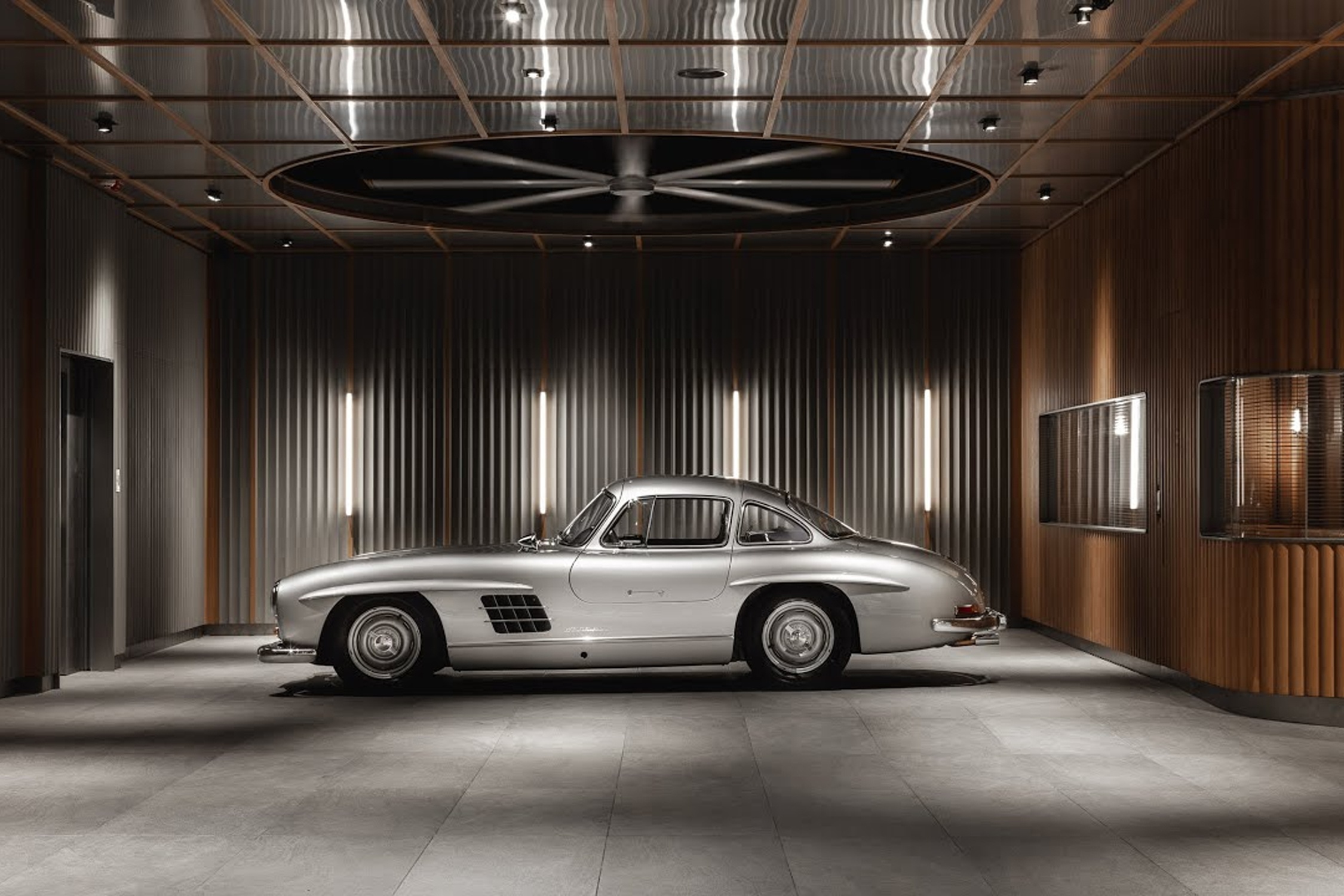 Phong trung bay oto dac biet o Hong Kong hinh anh