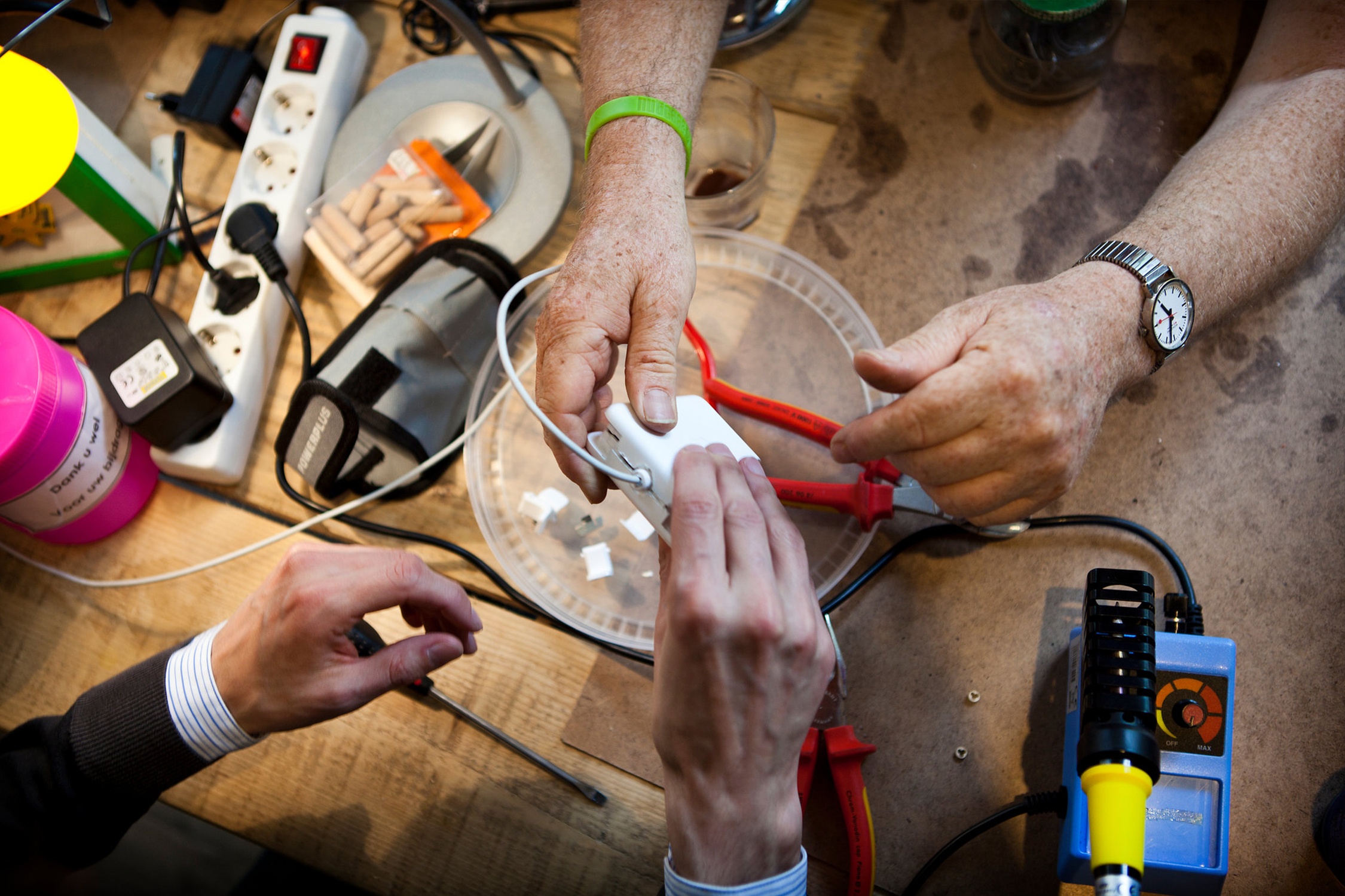 Tiem ca phe sua do gia dung o Ha Lan hinh anh