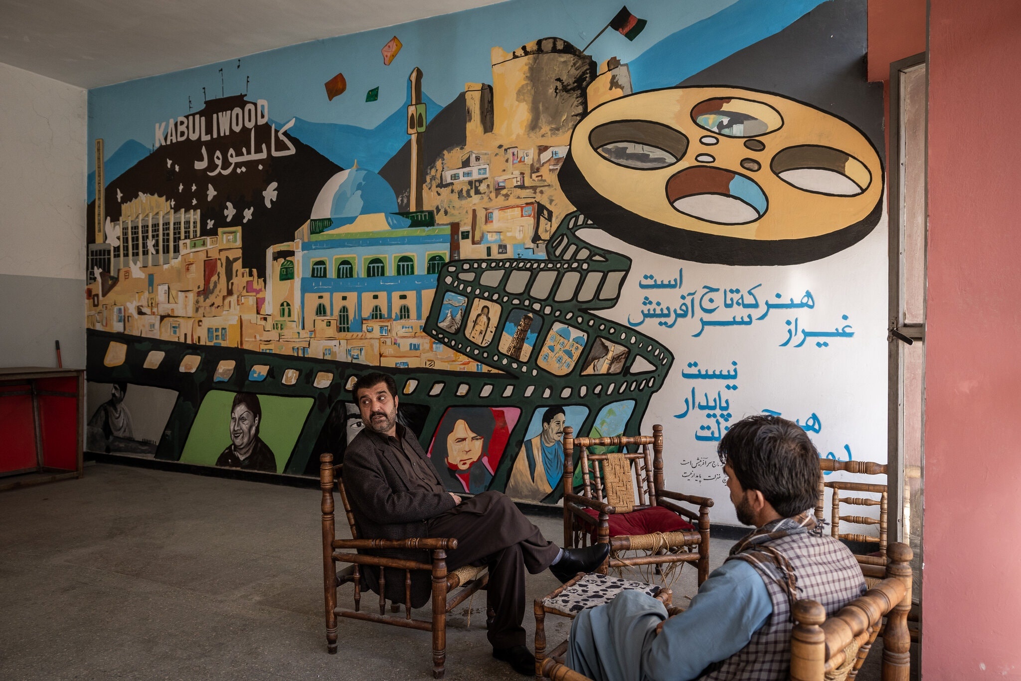 Cho hoang tan cong,  thu do Kabul,  toi pham gia tang anh 4