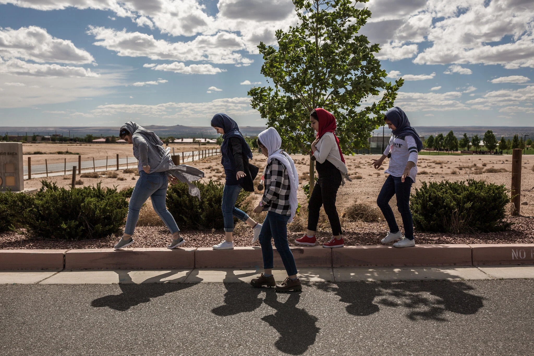 My,  Kabul,  xam chiem thu do,  chien tranh,  nu quyen,  di hoc,  di lam anh 2