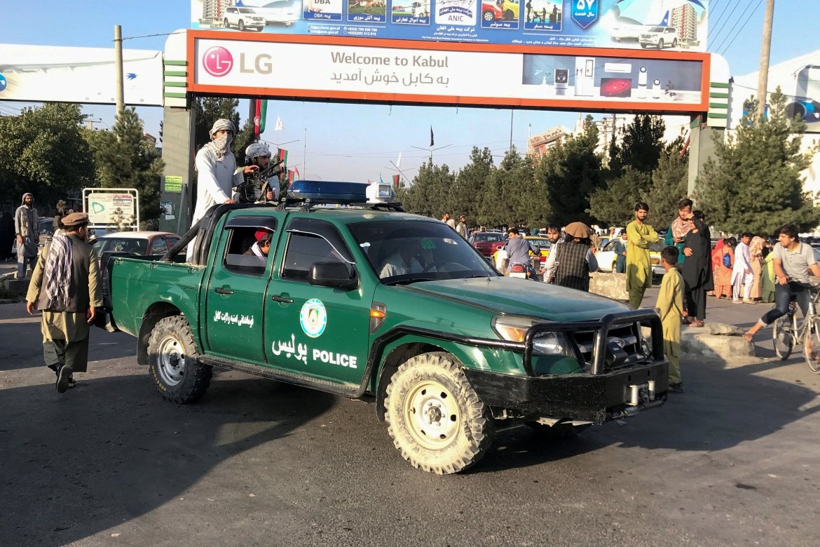 xoa hinh phu nu,  cam ra duong,  burqa,  chiem dong Kabul,  102 nam doc lap,  Laila Haidari anh 2