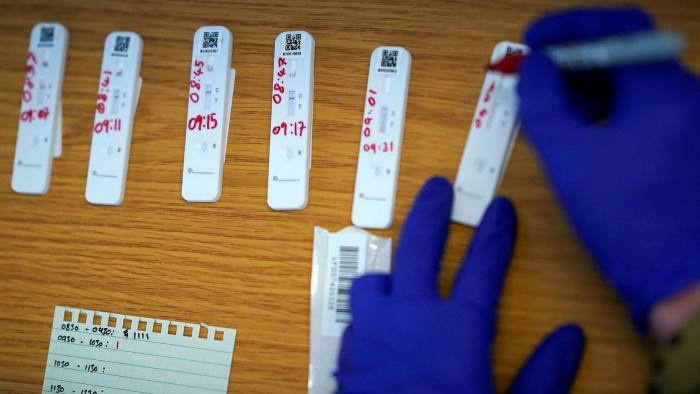 Que thu nhanh,  xet nghiem nhanh,  Anh,  virus anh 2