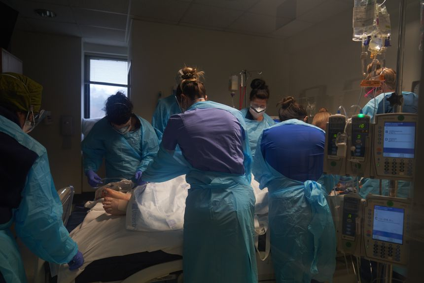 Omicron,  Covid-19,  bien chung moi anh 2