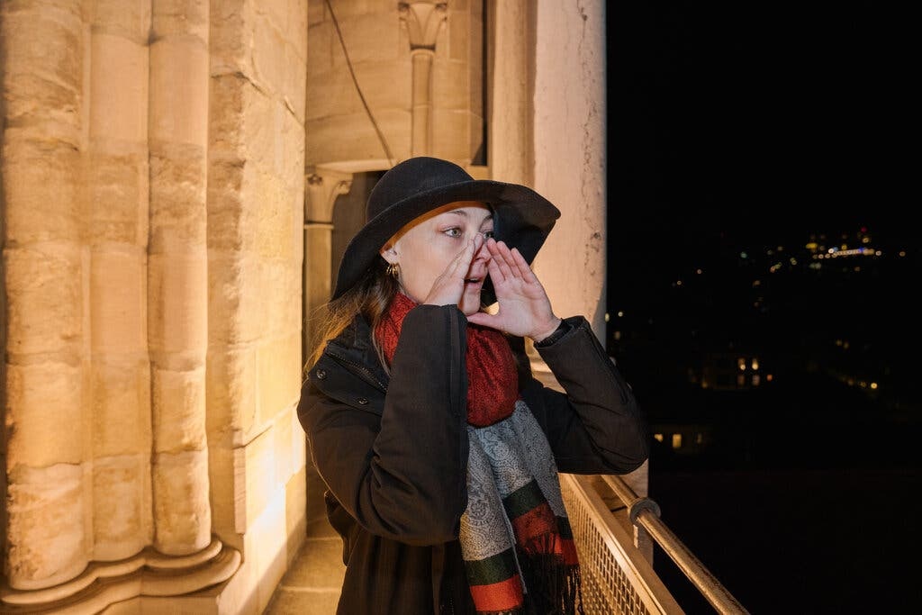 Nguoi phu nu gac dem dau tien o Thuy Si sau 600 nam hinh anh