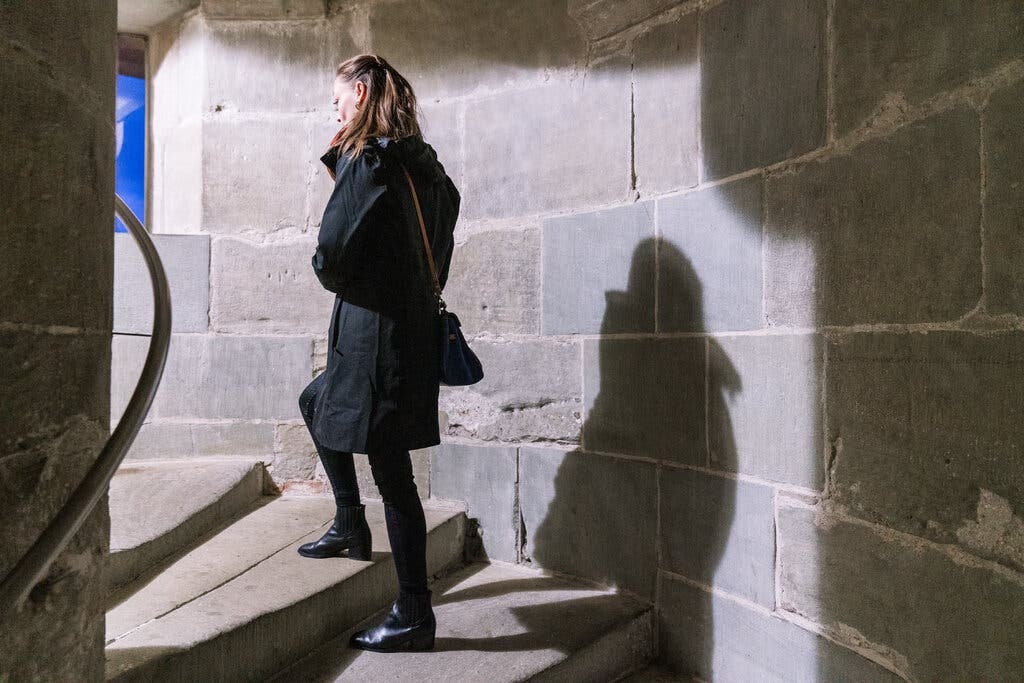 phu nu gac dem o Thuy Si anh 6