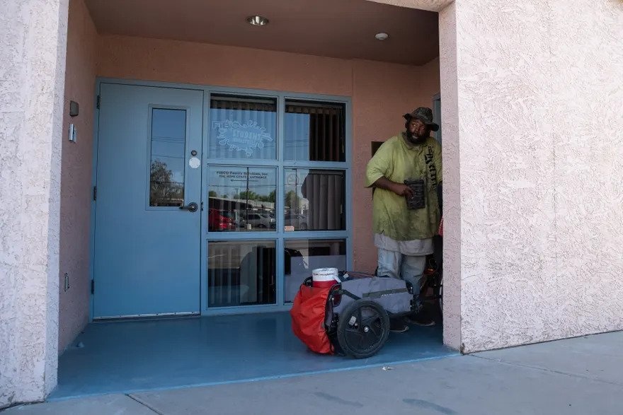 nang nong tai My,  vo gia cu,  khung hoang gia nha anh 2