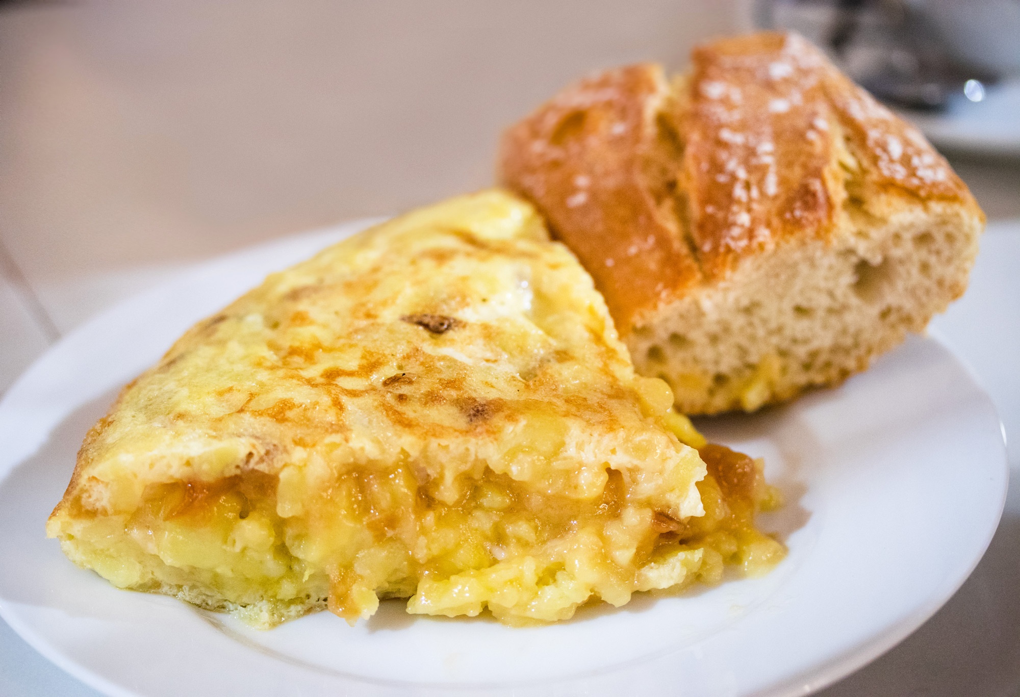 Bien co khien ca nuoc Tay Ban Nha tranh cai ve mon trung trang so hinh anh