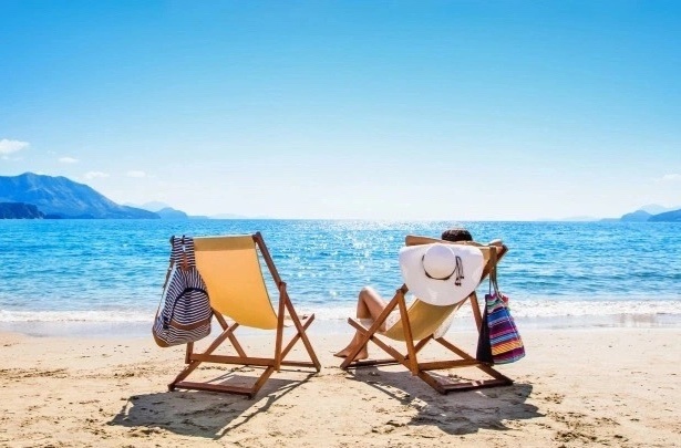 Meo tranh soc nhiet khi du lich he hinh anh