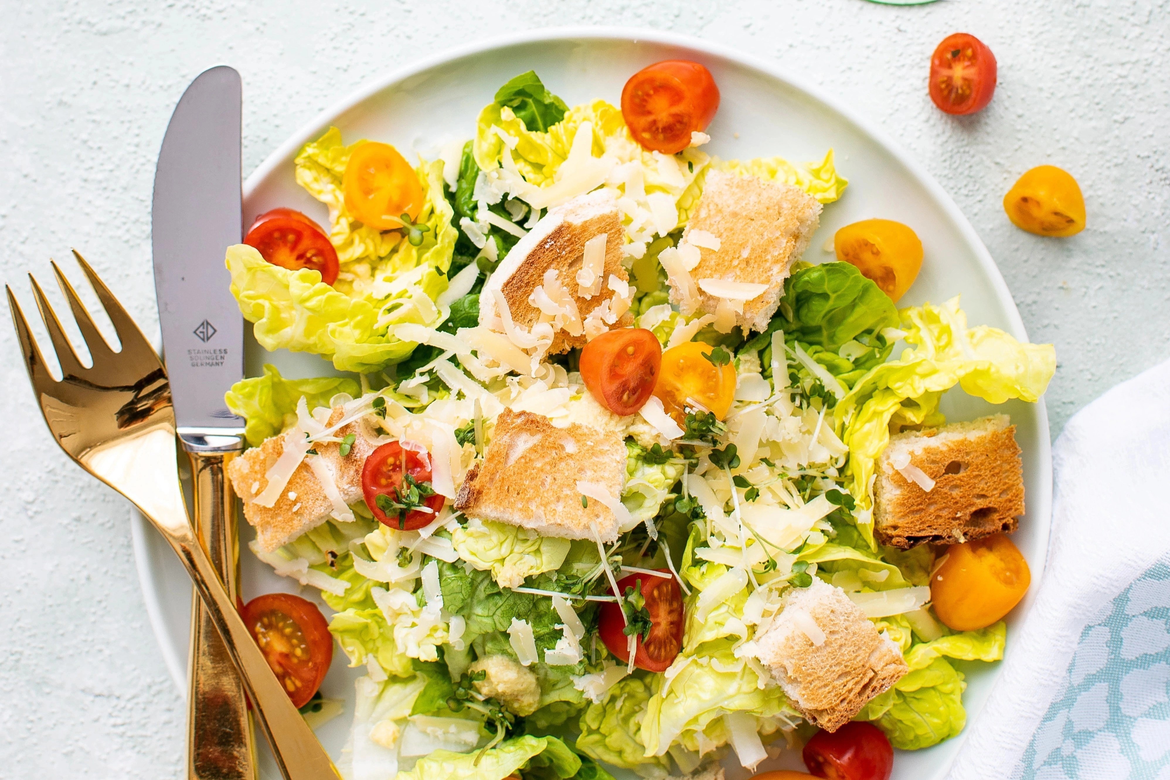 Cac mon salad giai nhiet mua he de lam tai nha hinh anh