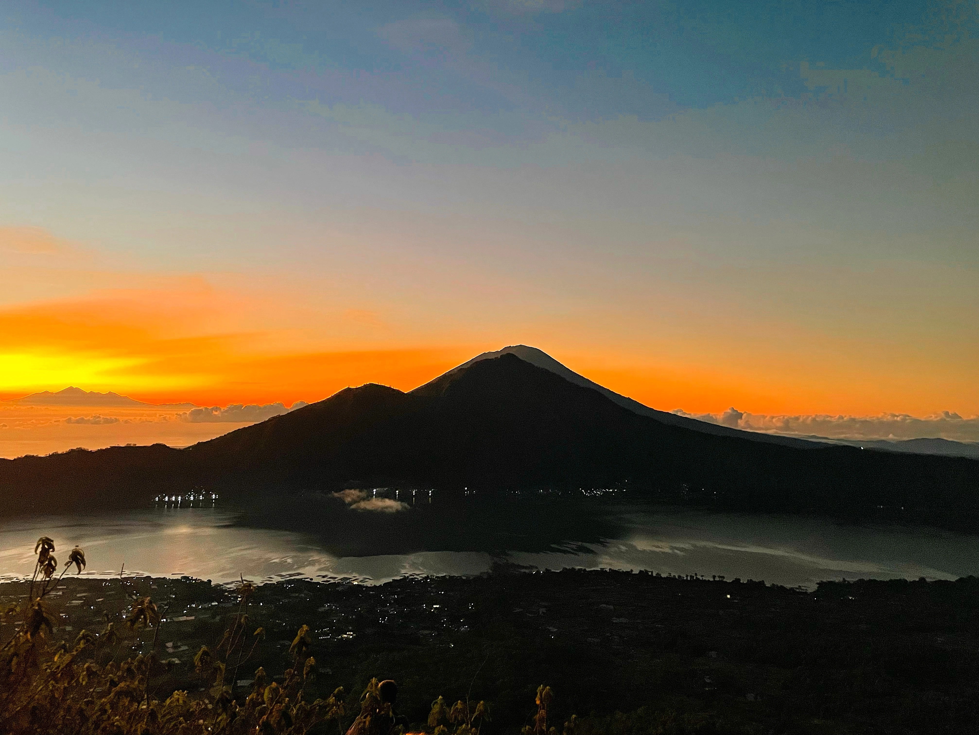 Leo nui Batur o Bali luc 2h sang hinh anh