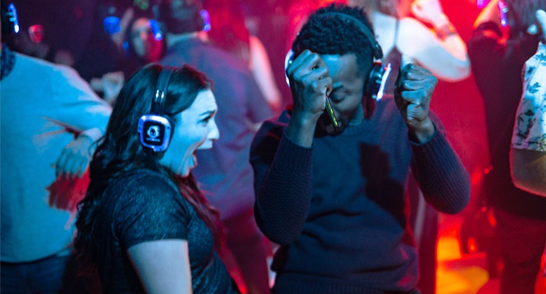 quán bar im lặng ảnh 3 quan bar im lang anh 3