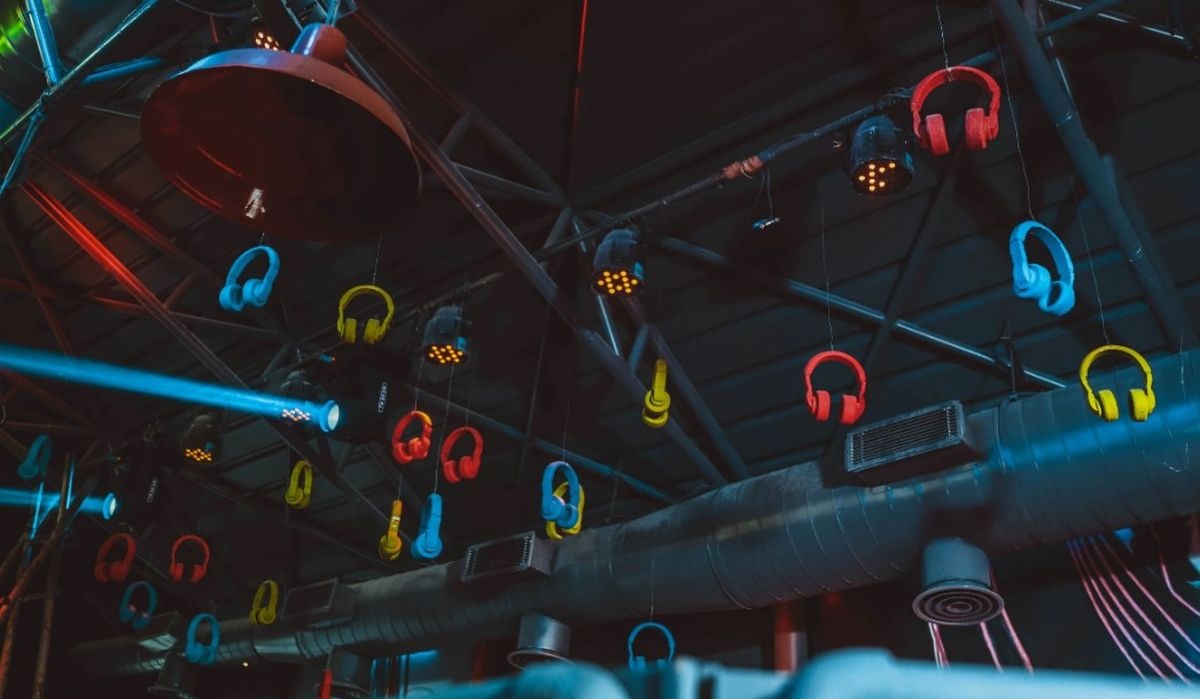 quán bar im lặng ảnh 1 quan bar im lang anh 1