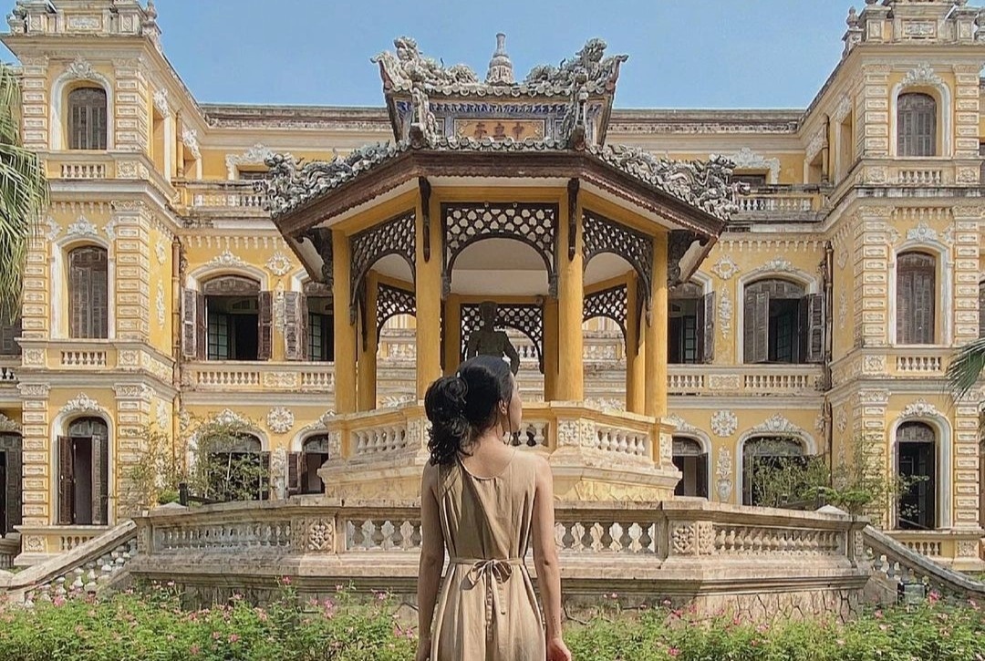 Ghe tham cung An Dinh hon 100 nam tuoi hinh anh