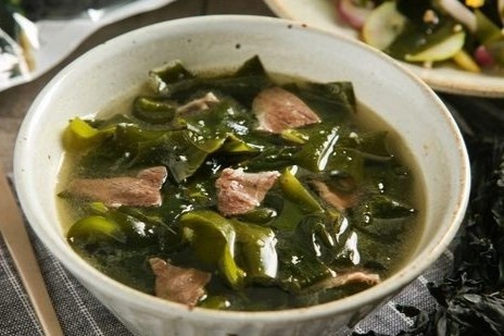 Cach nau canh rong bien khong tanh hinh anh