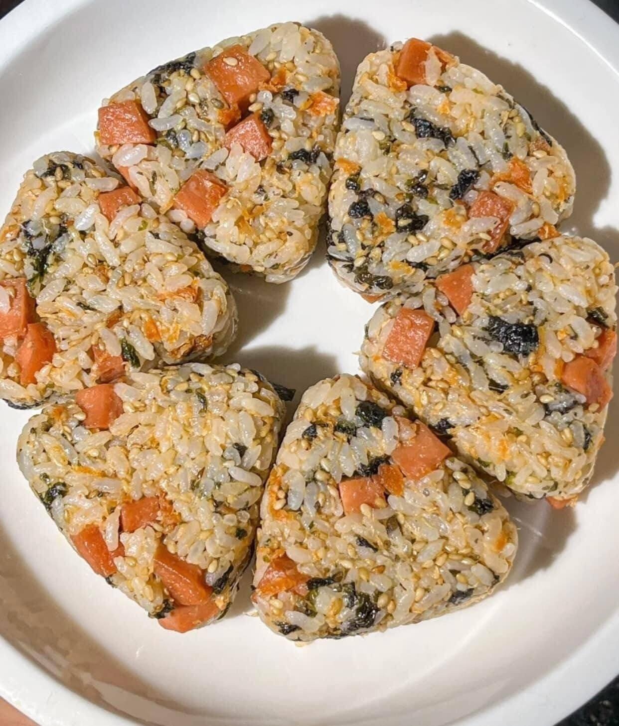 com nam rong bien anh 1